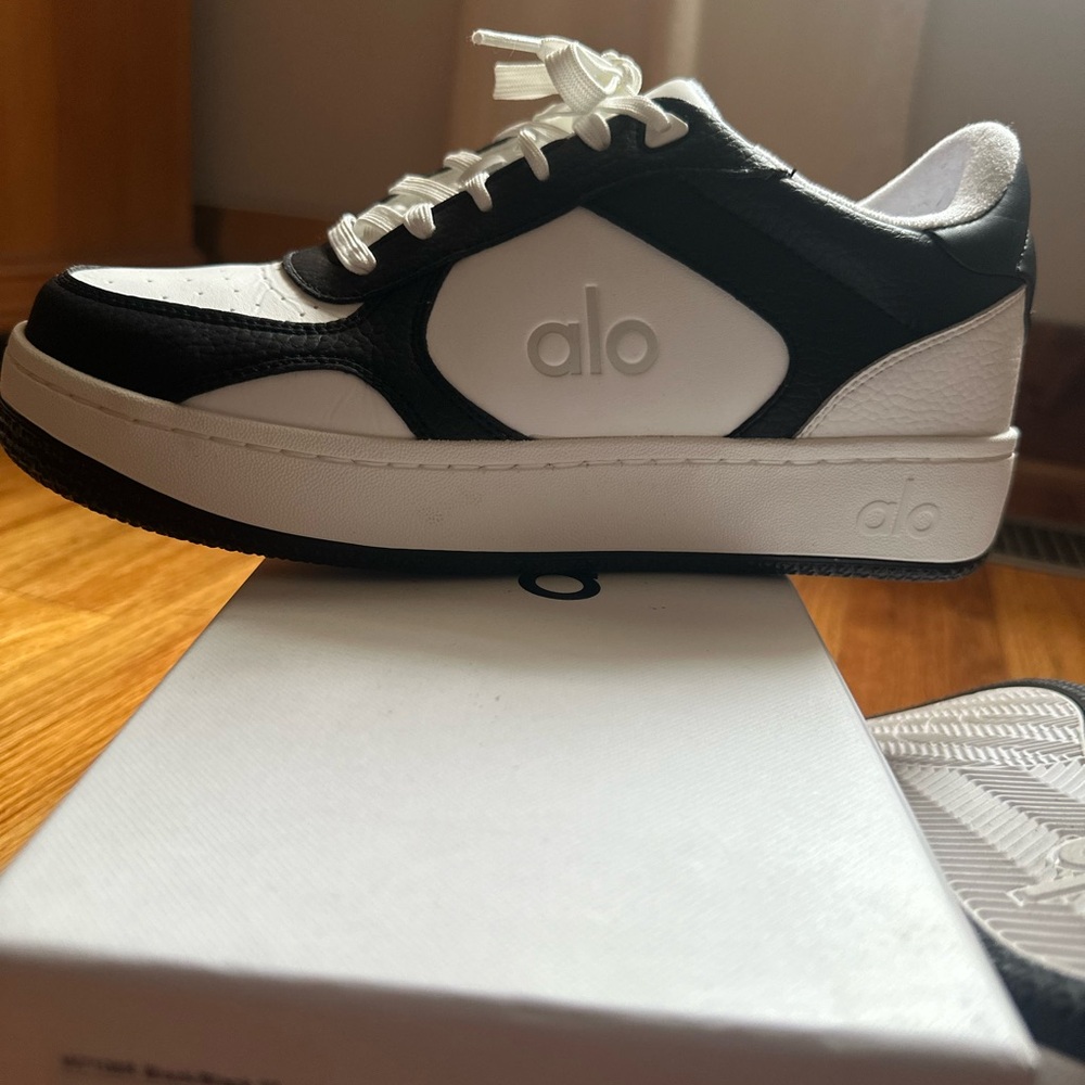 Alo Yoga Black And White Sneakers View 2